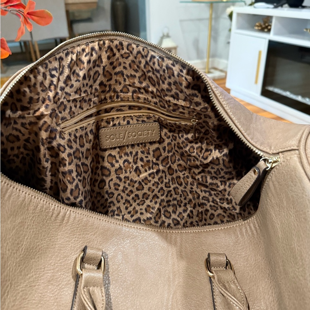 Sole Society Beige Leather Bag with Animal Print Interior - Picture 4 of 12